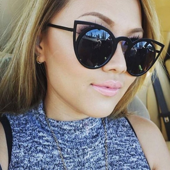 🕶Oversized Black Sunglasses NWOT🕶 - Picture 1 of 5